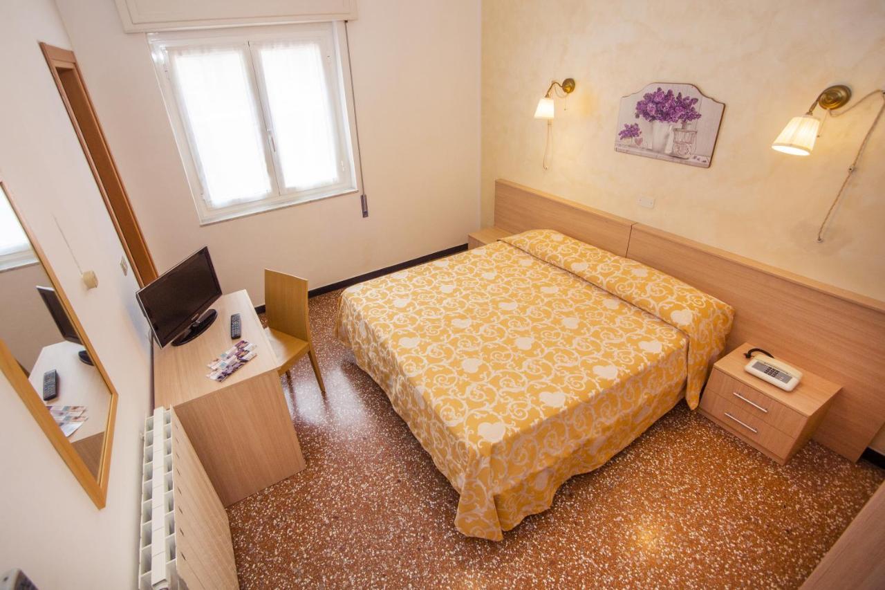 B&B Hotel Costa Azzurra スポトルノ エクステリア 写真